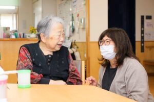 夜勤専従介護職員【有期労働契約職員 甲府市 ショートステイたから】